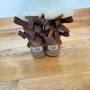 Toddler Uggs size 6